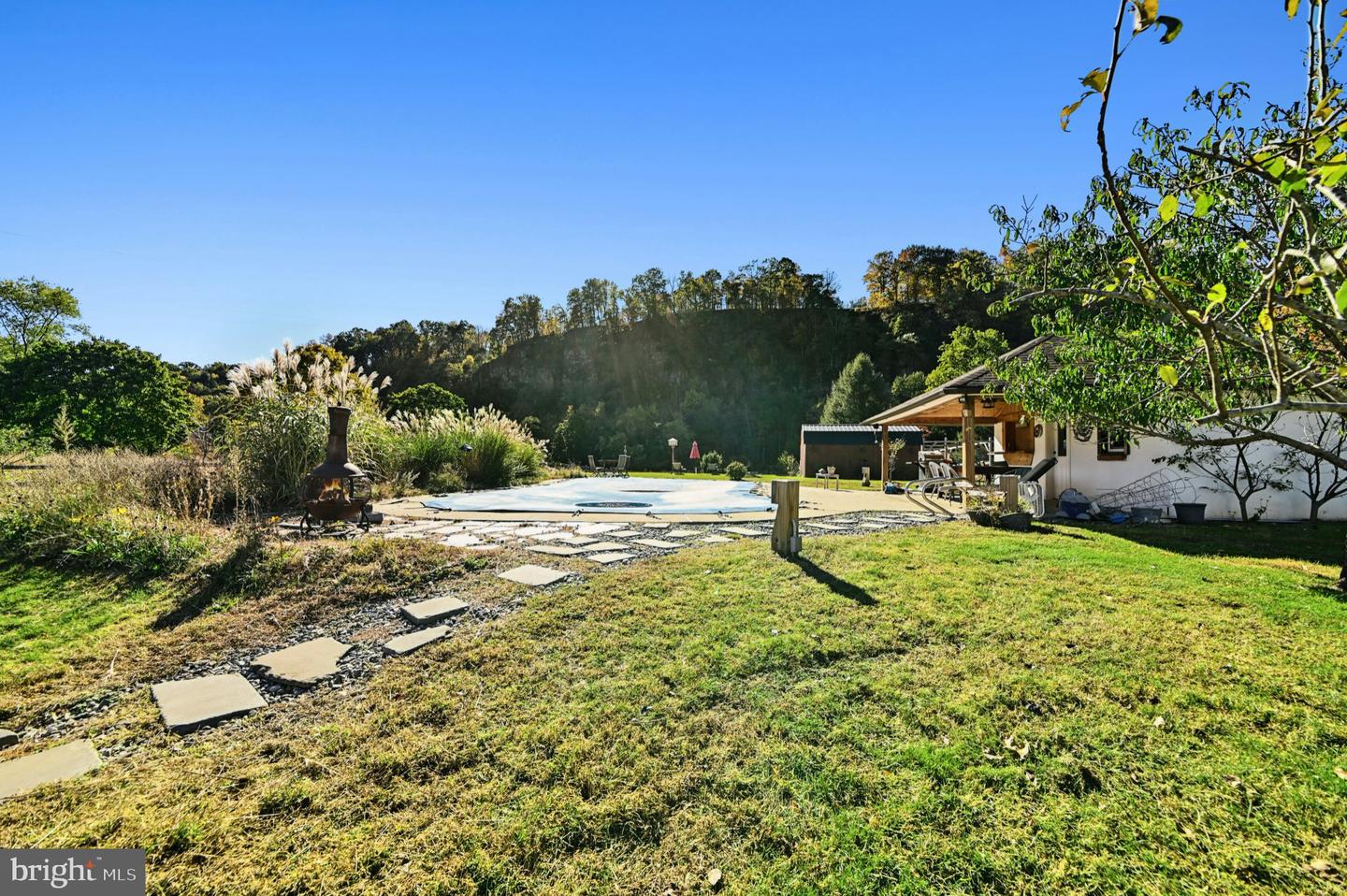1237 River Rd Property Photo 8