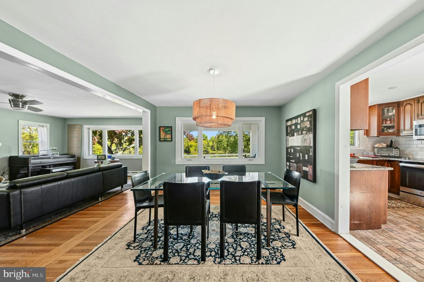1237 River Rd Property Photo 15