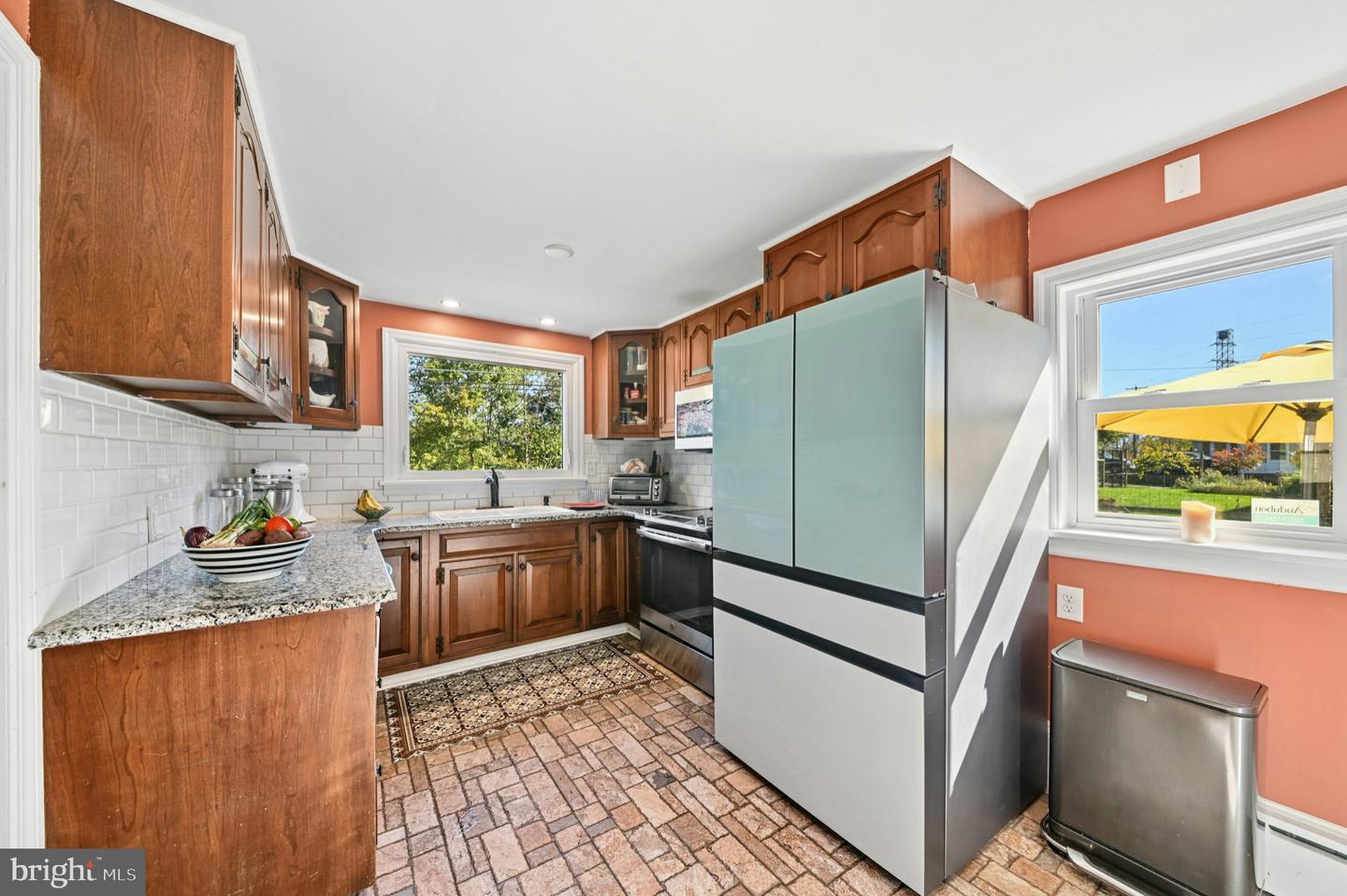 1237 River Rd Property Photo 18