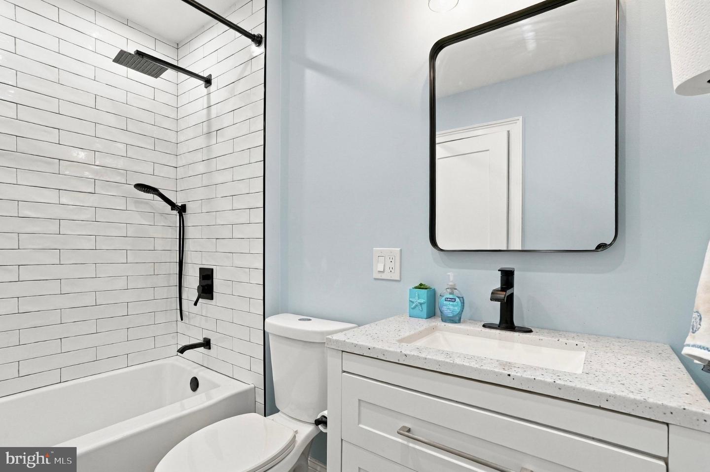 12 Nettletree Ln Property Photo 3