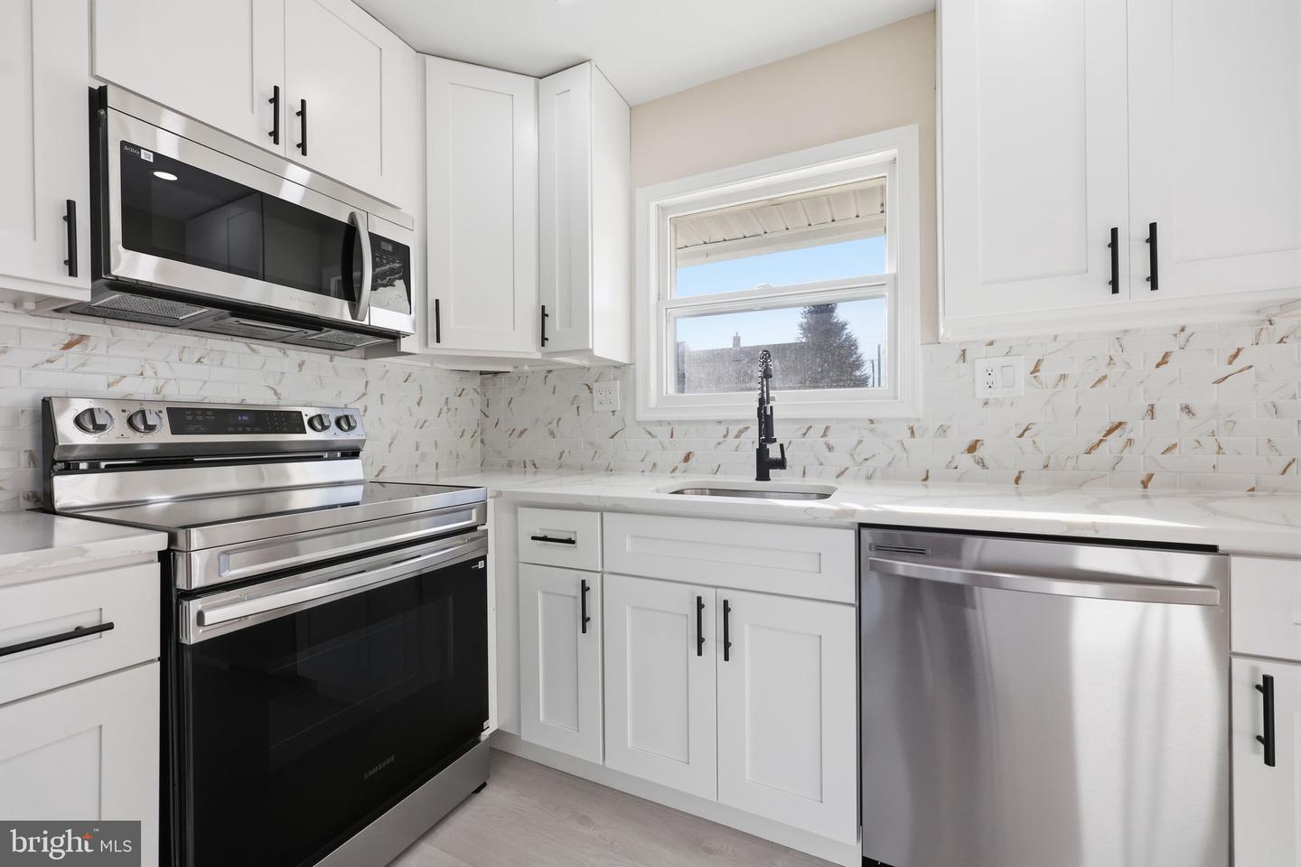 17 Idolstone Rd Property Photo 12