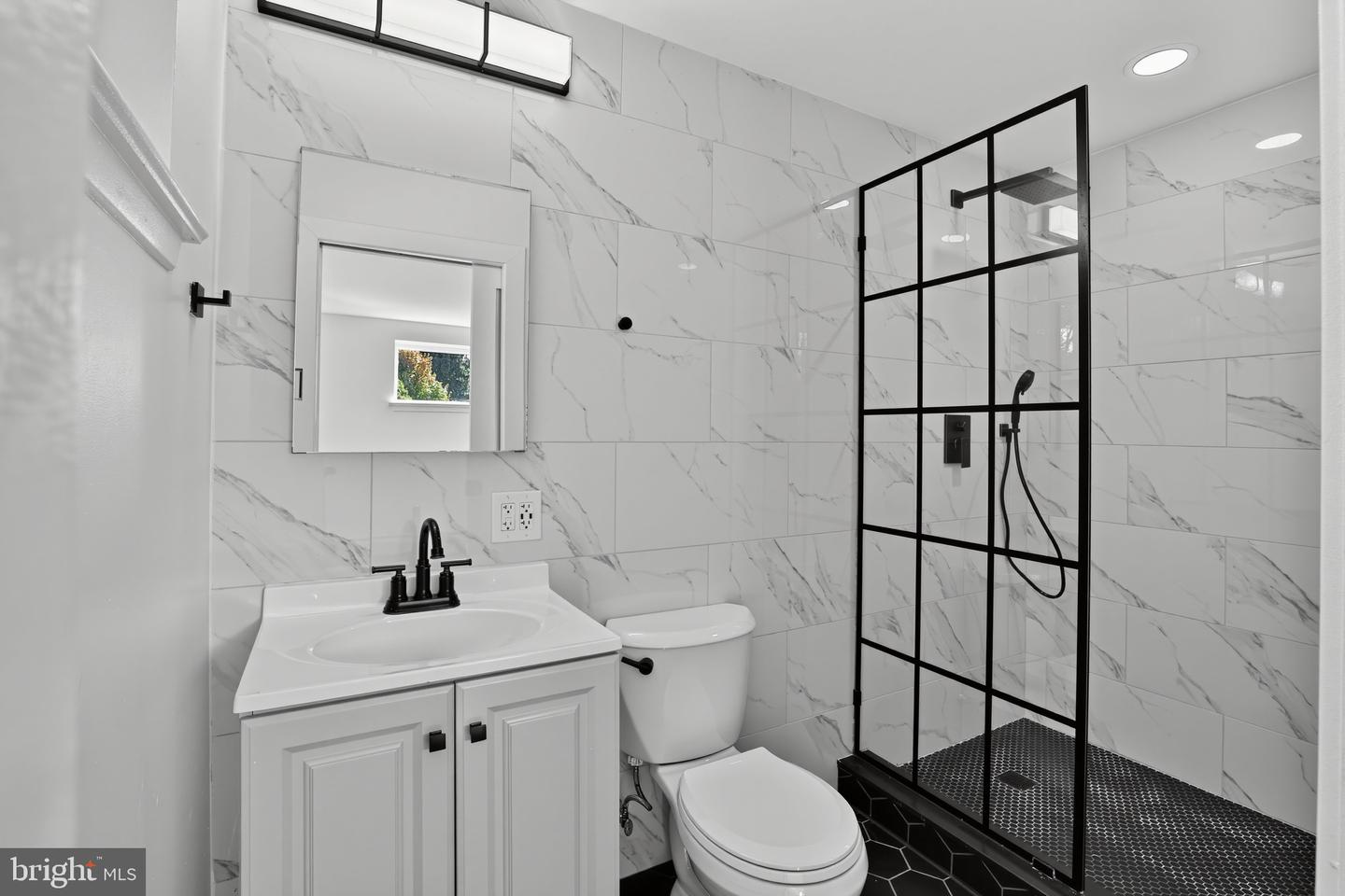 818 Honeysuckle Dr Property Photo 21