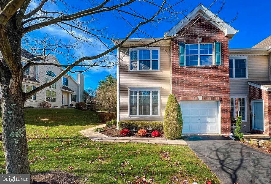 16 DISPATCH DR Property Photo 1