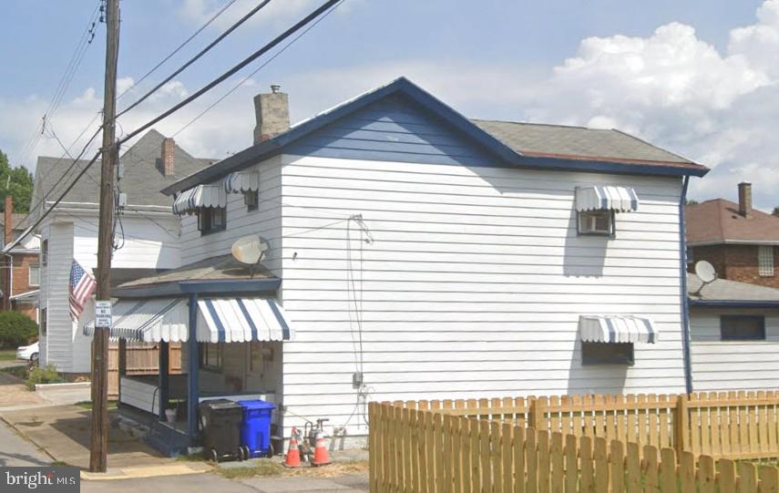 211 11th St Property Photo 2