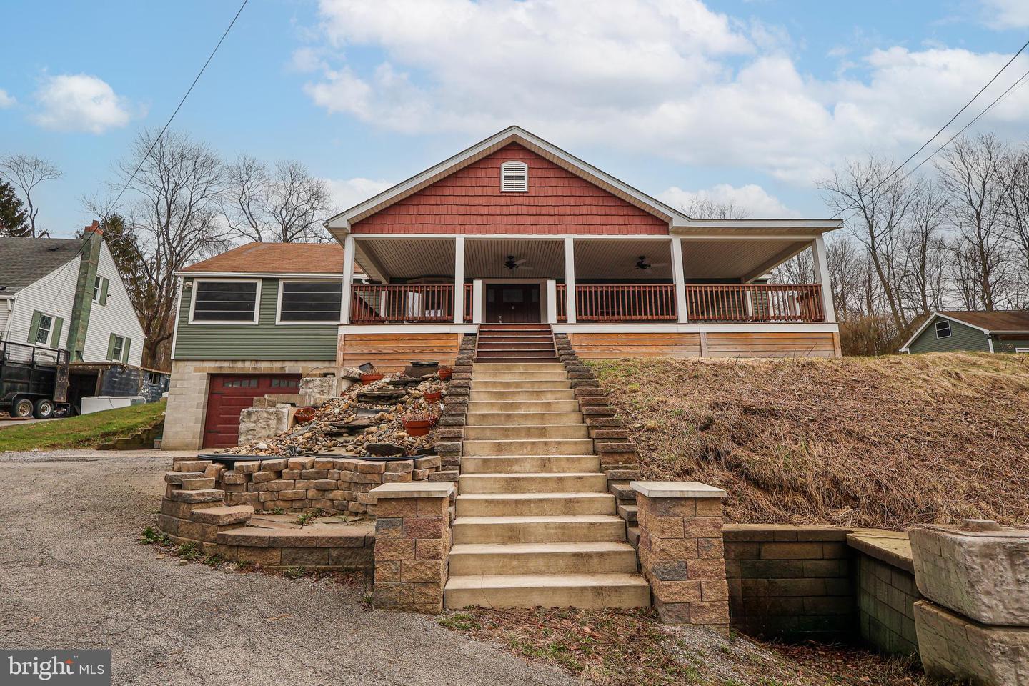 989 BLACKHAWK RD