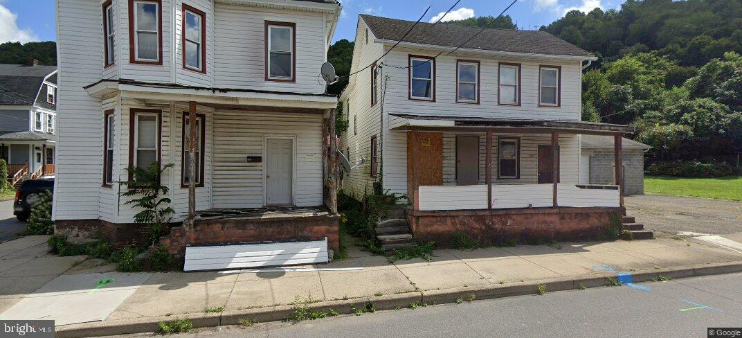 123 Adams St Property Photo 1