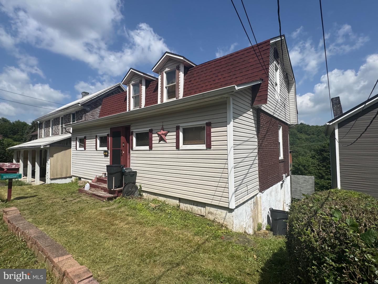 37 Drew St Property Photo 2