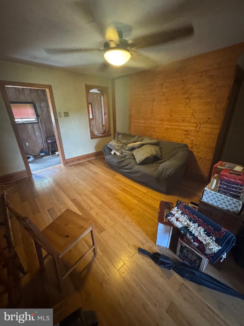37 Drew St Property Photo 6
