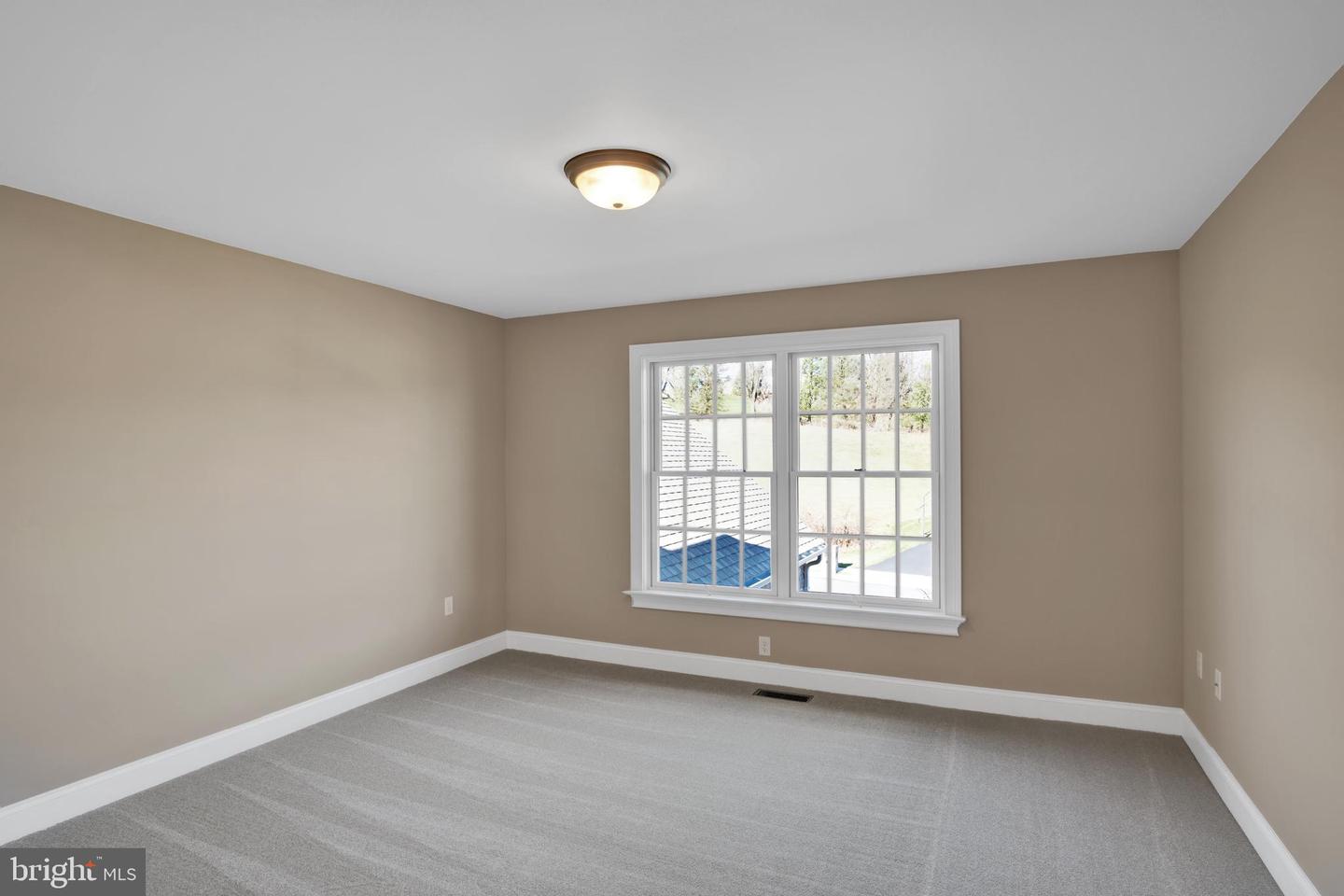 315 Pennington Dr Property Photo 34