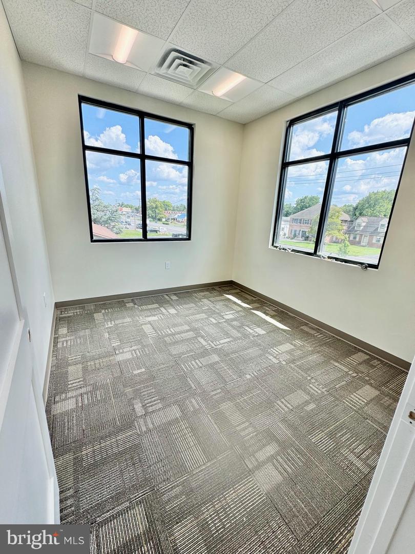 3860 Market Property Photo 9