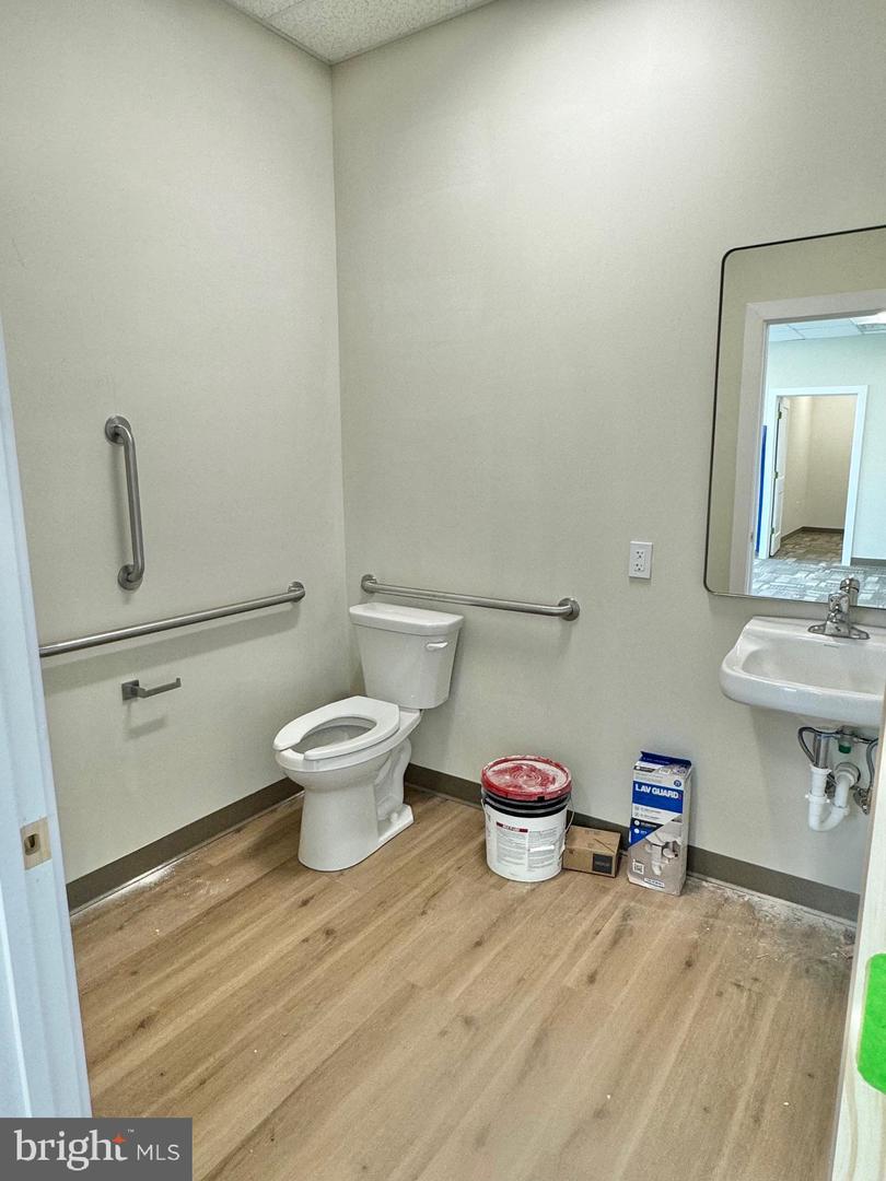 3860 Market Property Photo 15
