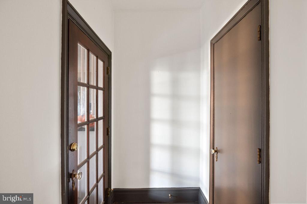 60 E King St Property Photo 4