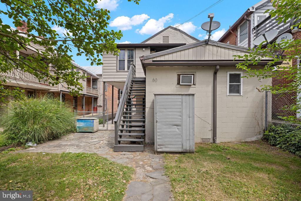 60 E King St Property Photo 5