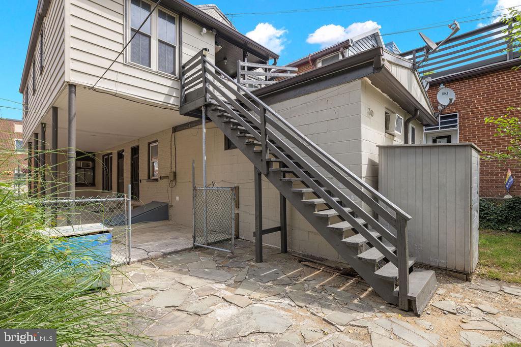60 E King St Property Photo 6