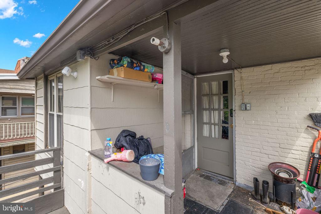 60 E King St Property Photo 7