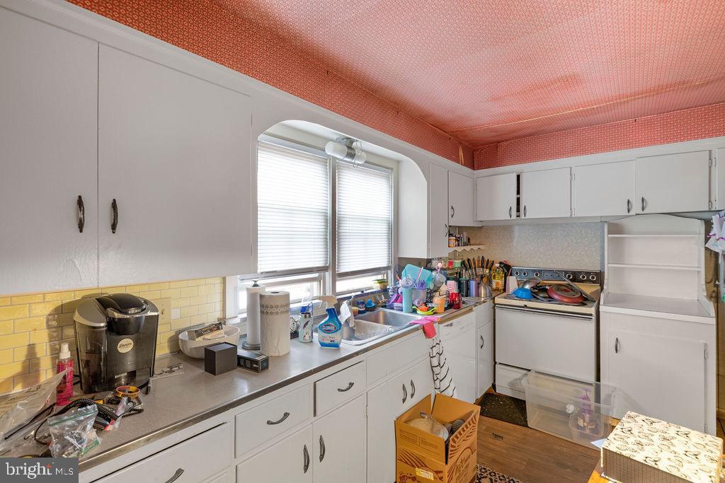 60 E King St Property Photo 14