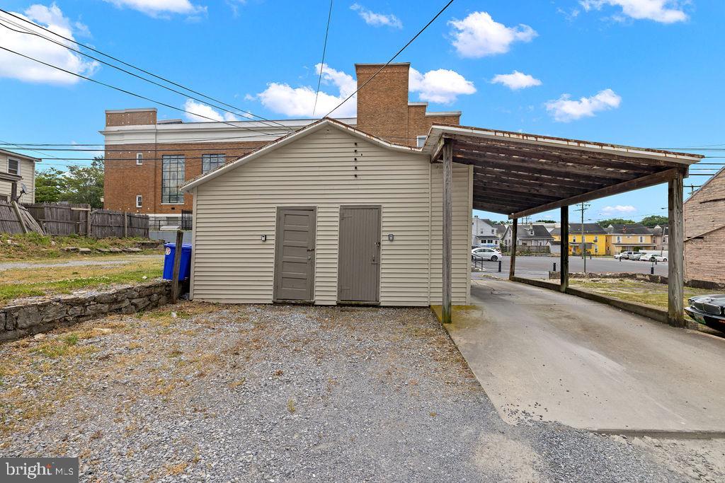 60 E King St Property Photo 22