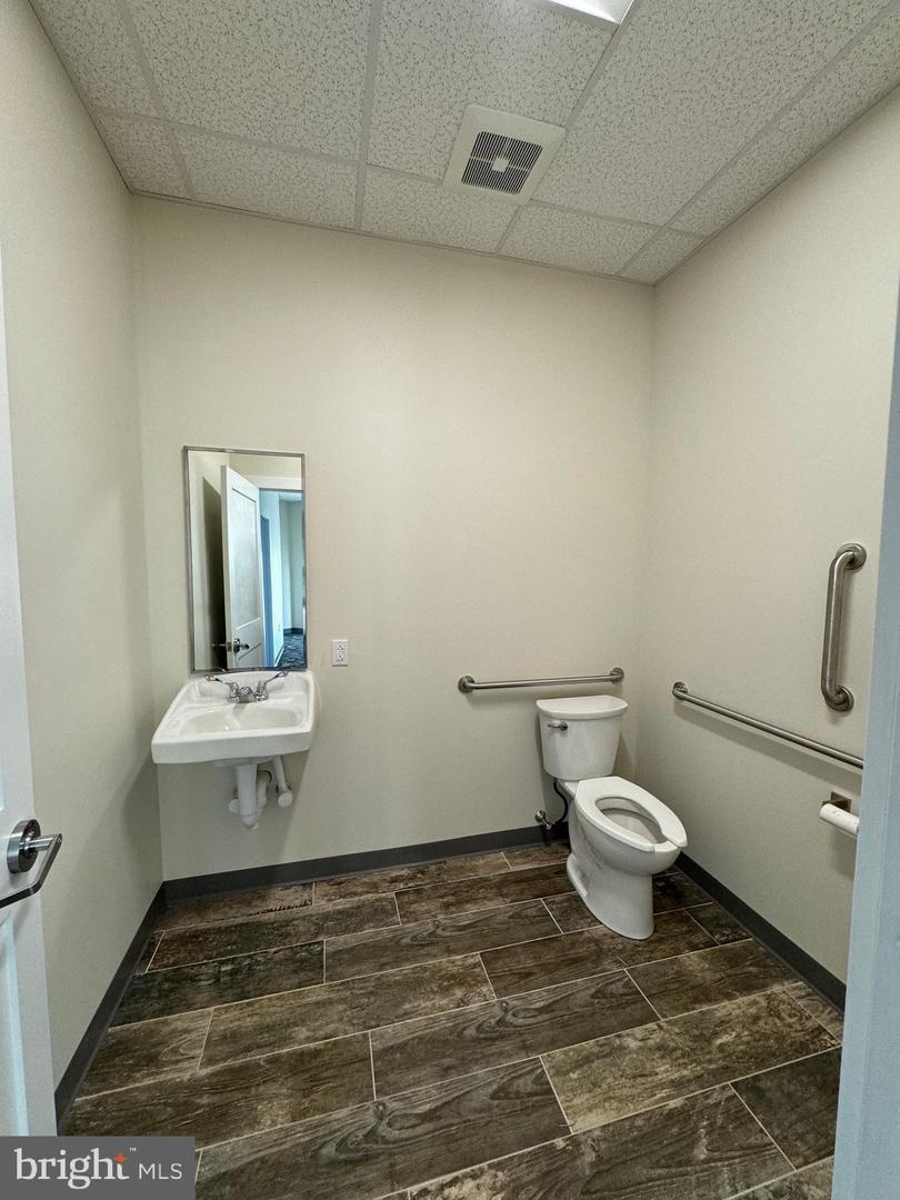3900 Market Property Photo 7