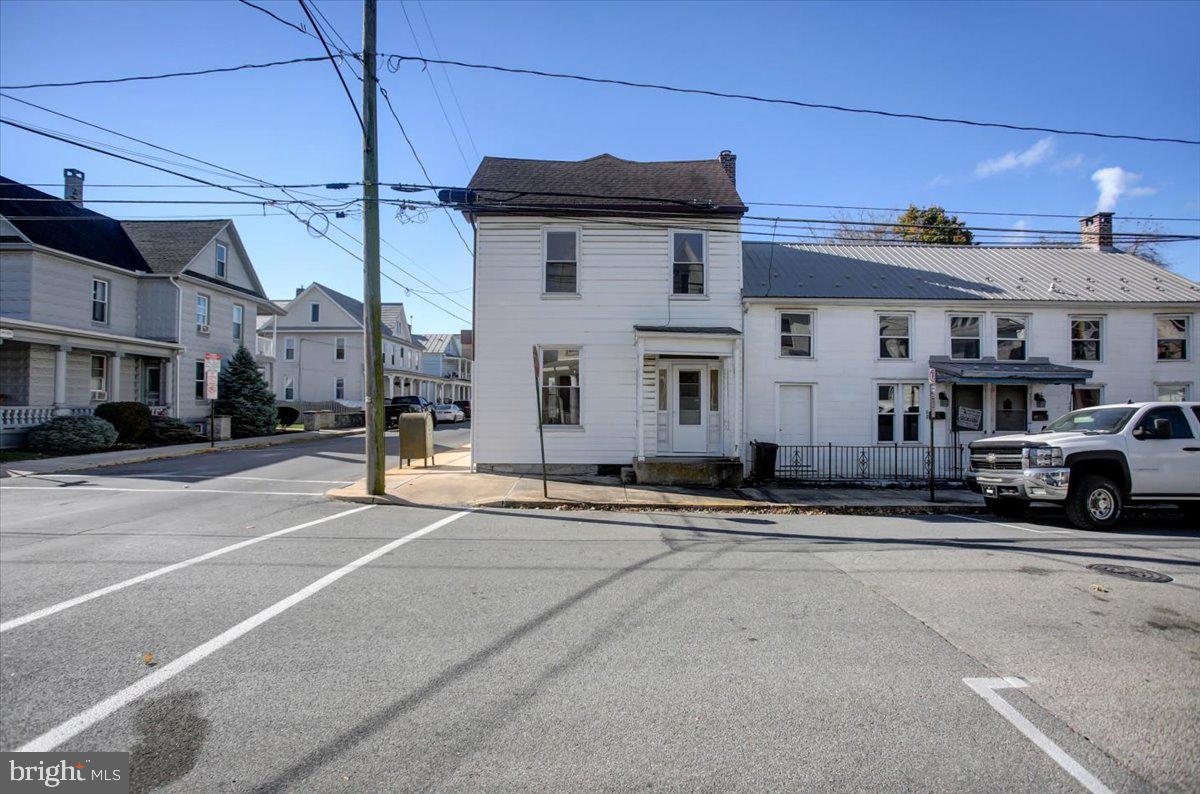100 N Penn St Property Photo 1