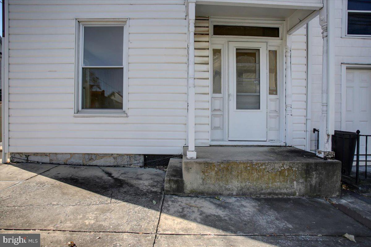 100 N Penn St Property Photo 3