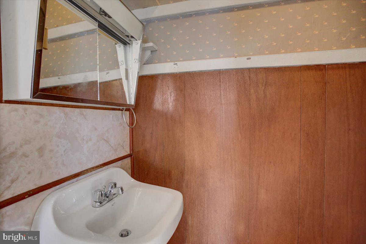 100 N Penn St Property Photo 8