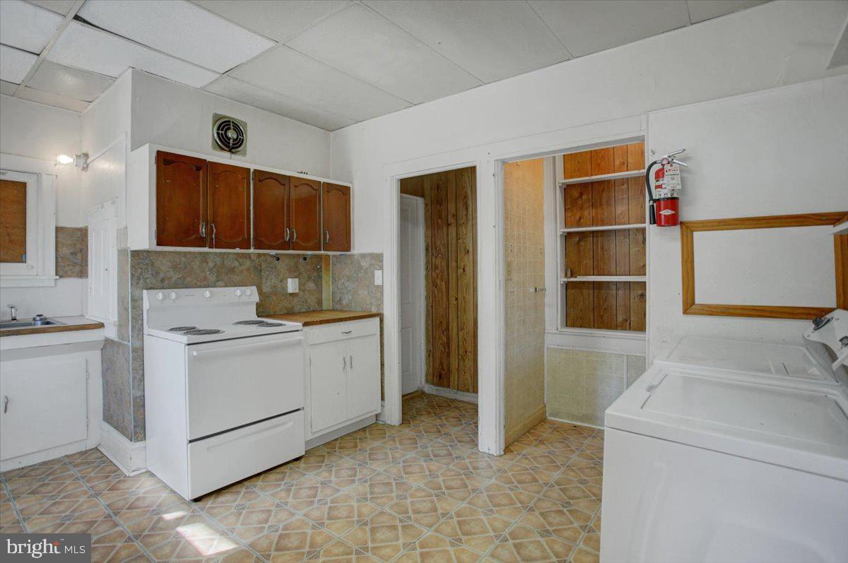 100 N Penn St Property Photo 10