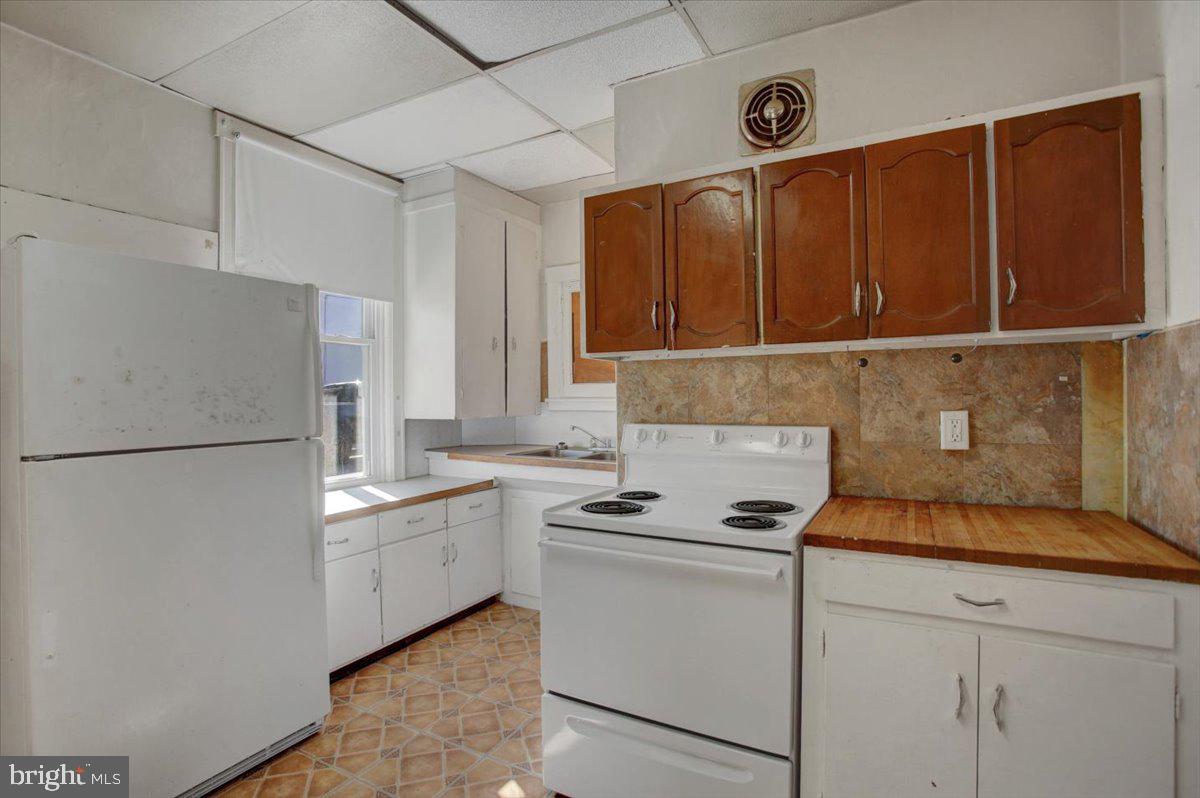 100 N Penn St Property Photo 12