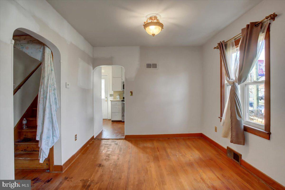 704 E Orange St Property Photo 11