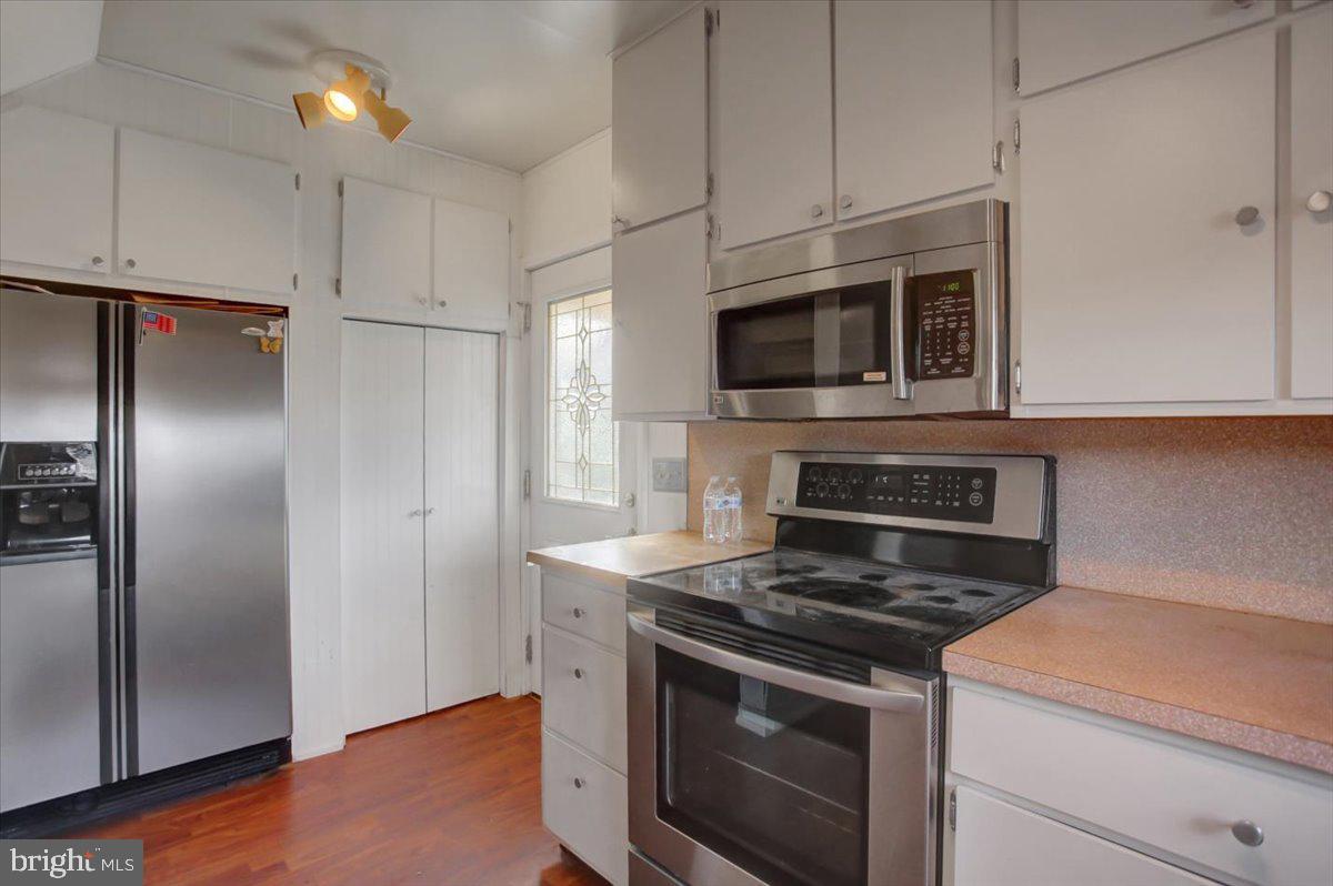 704 E Orange St Property Photo 15