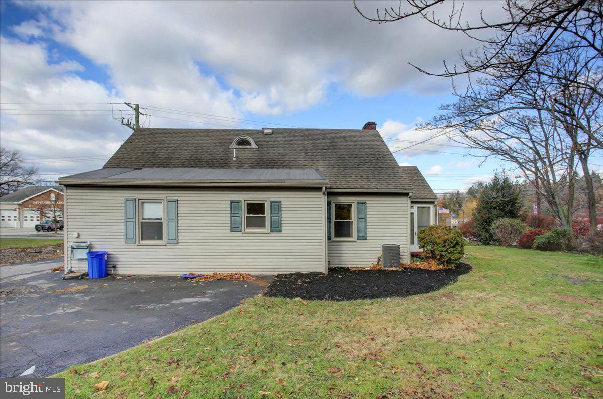 704 E Orange St Property Photo 21