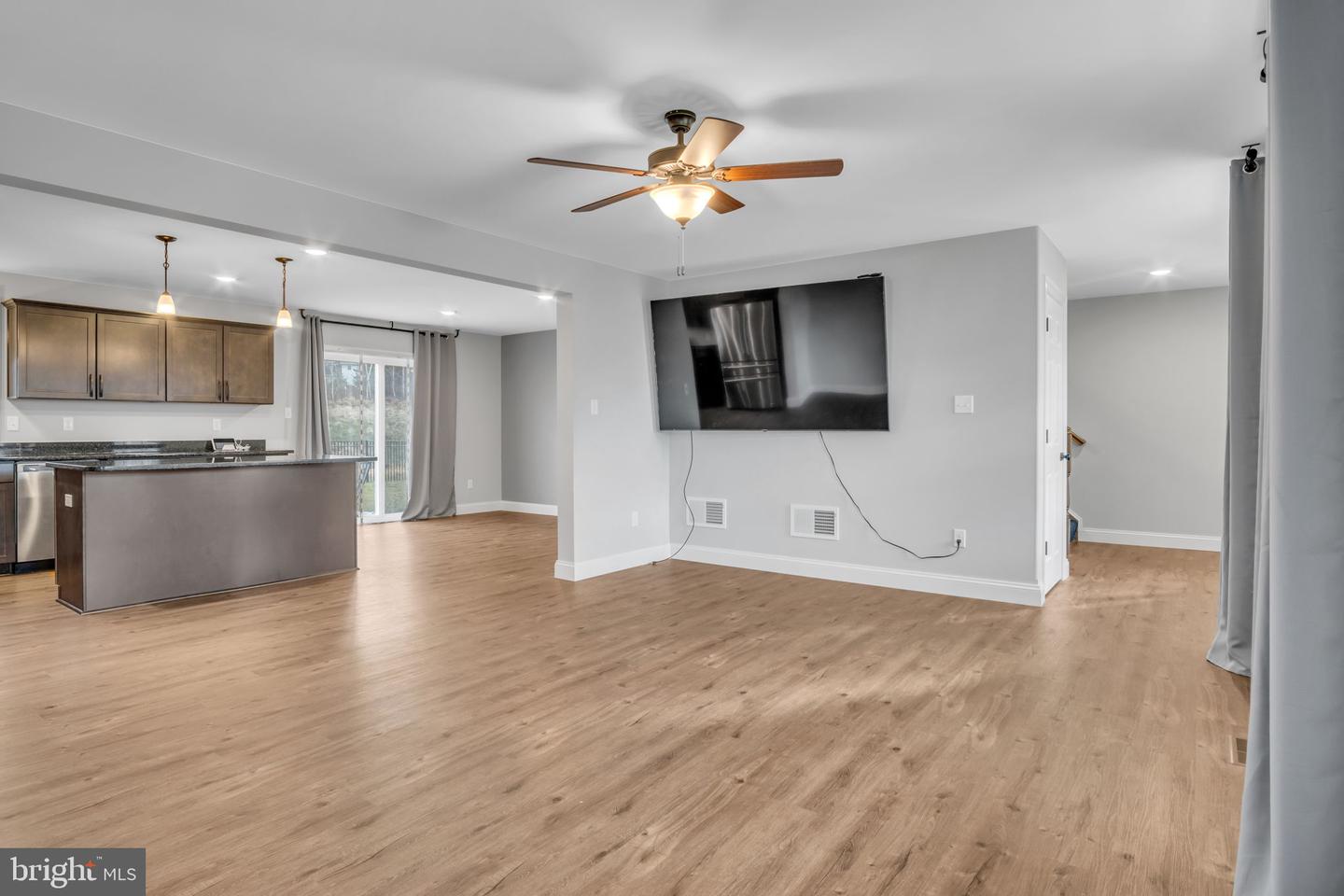 1718 Treeline Dr Property Photo 6