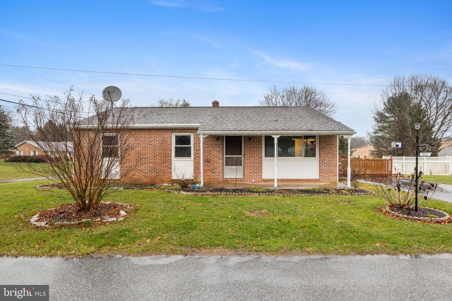 111 Earl St Property Photo