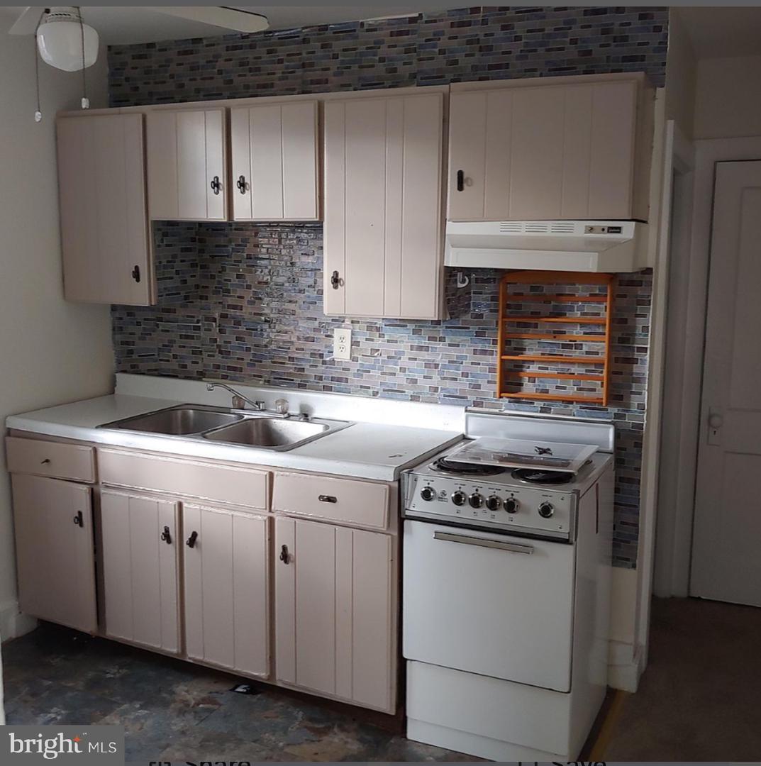 304 Market St Property Photo 1
