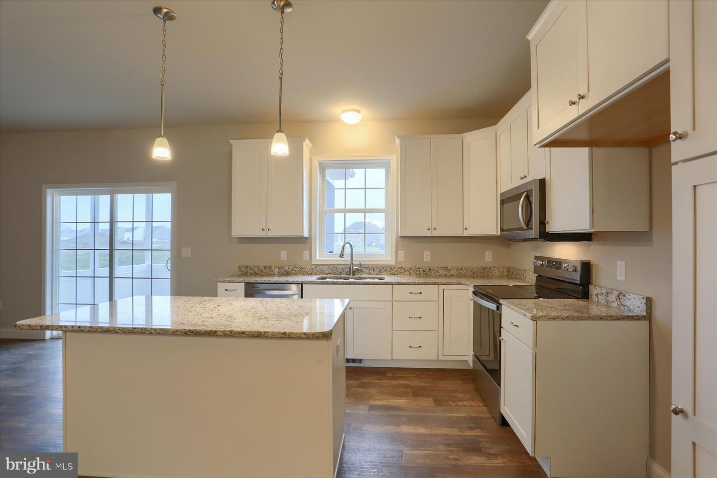 46 Bennington Way Property Photo 3