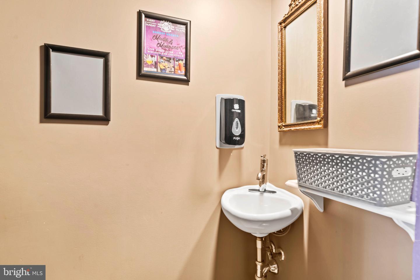 26 W High St Property Photo 8