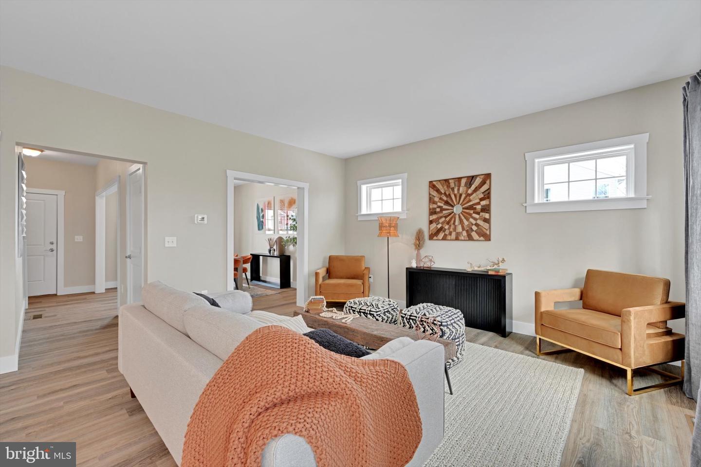 20 American Ave Property Photo 4