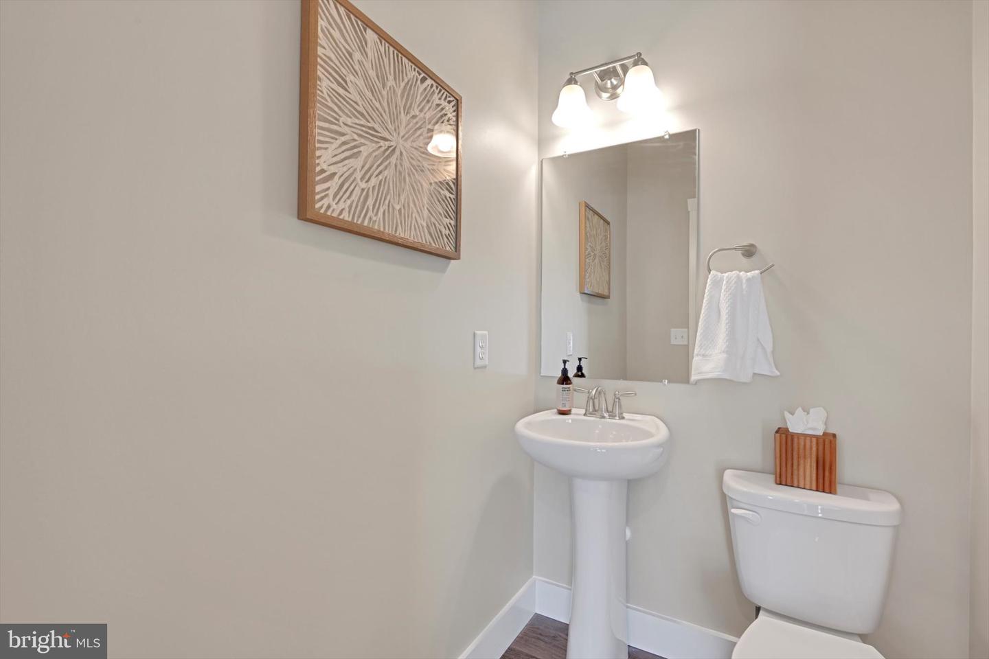 20 American Ave Property Photo 13