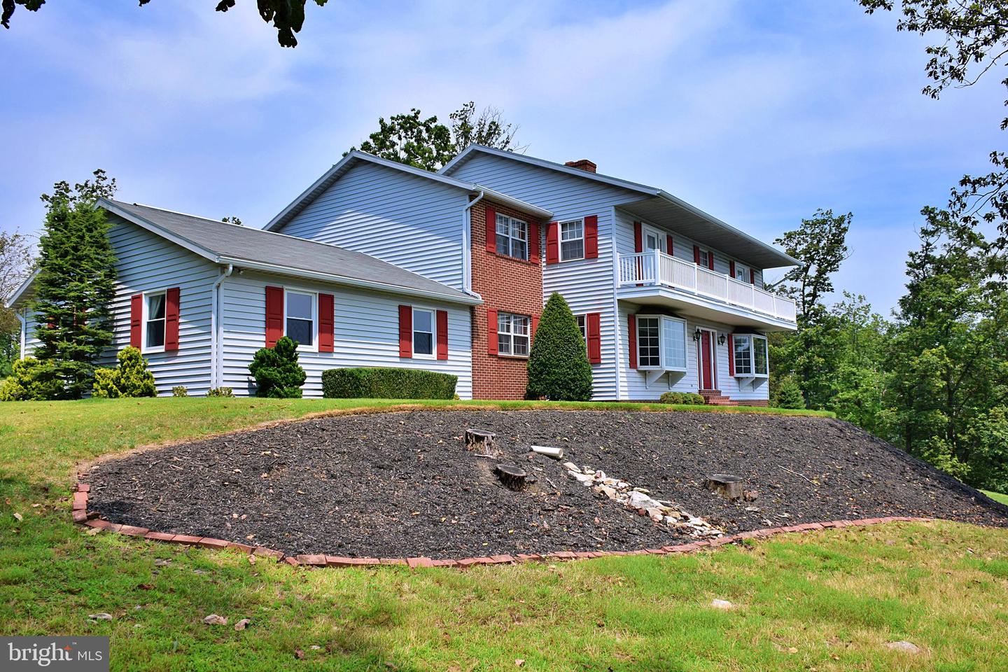 1065 Kuhn Rd Property Photo