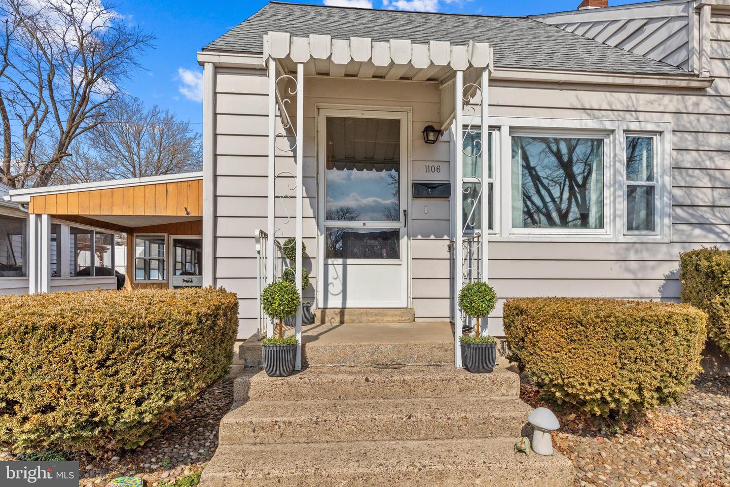 1106 Allen St Property Photo