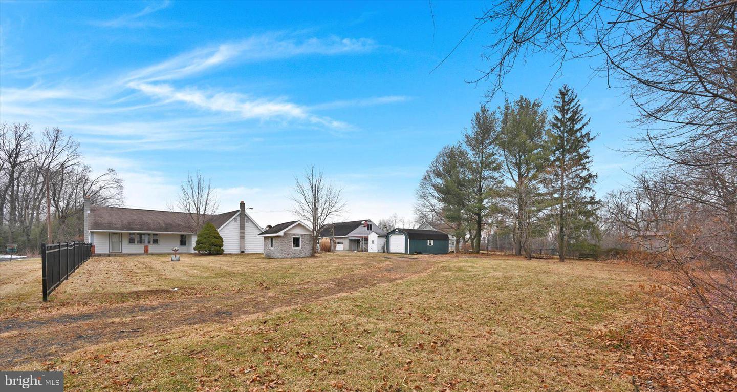 221 Chester Rd Property Photo