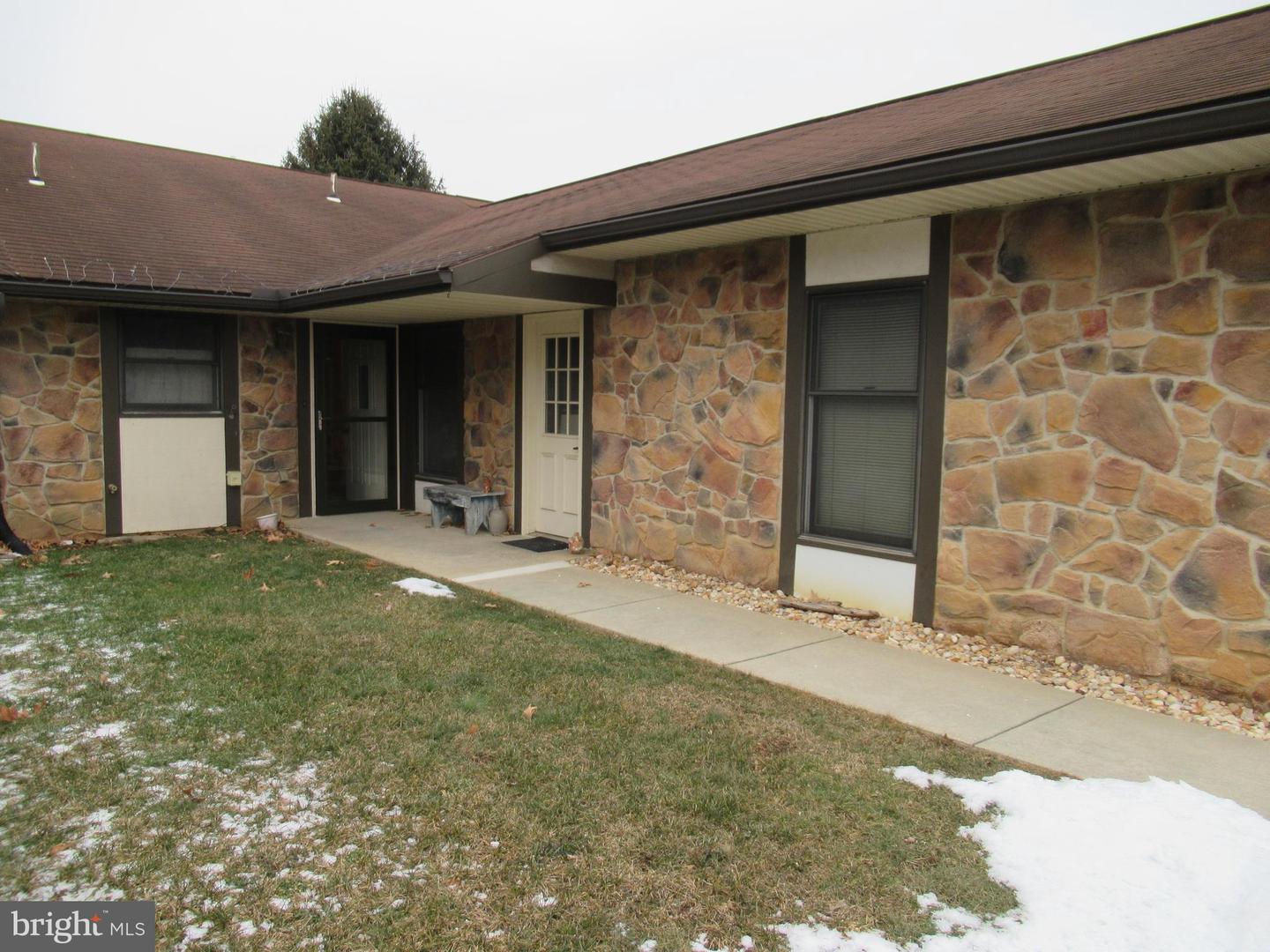 9 Abbey Ct Property Photo