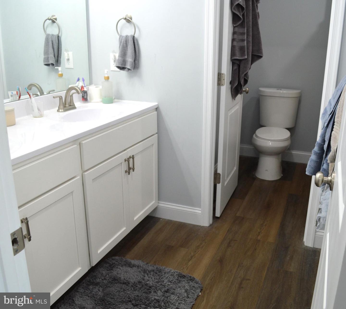 209 White Oak Cir Property Photo 11