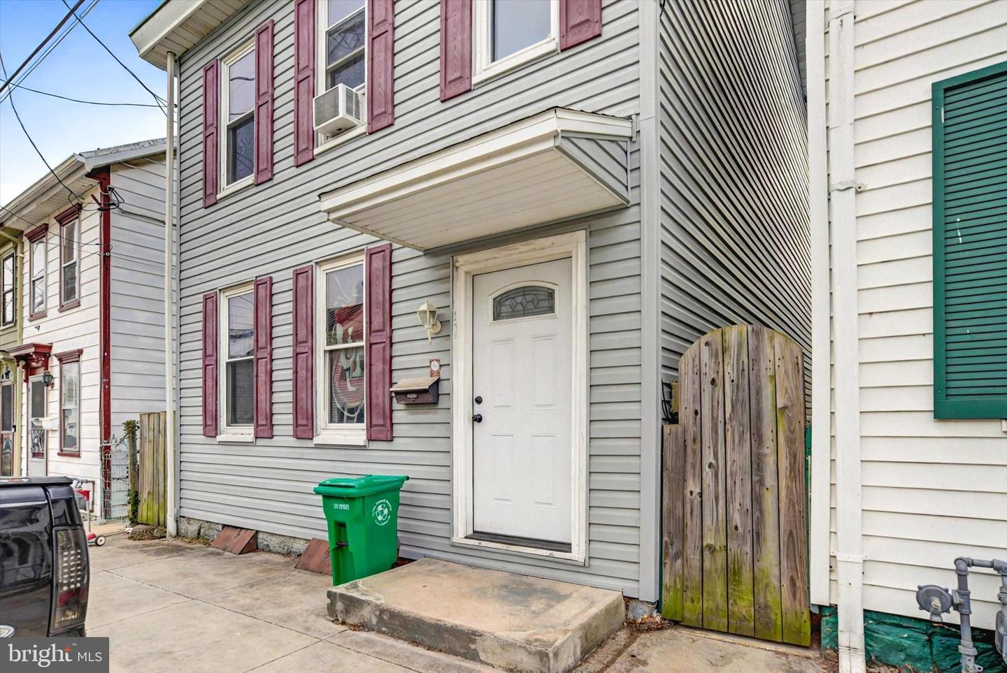 156 E Penn St Property Photo