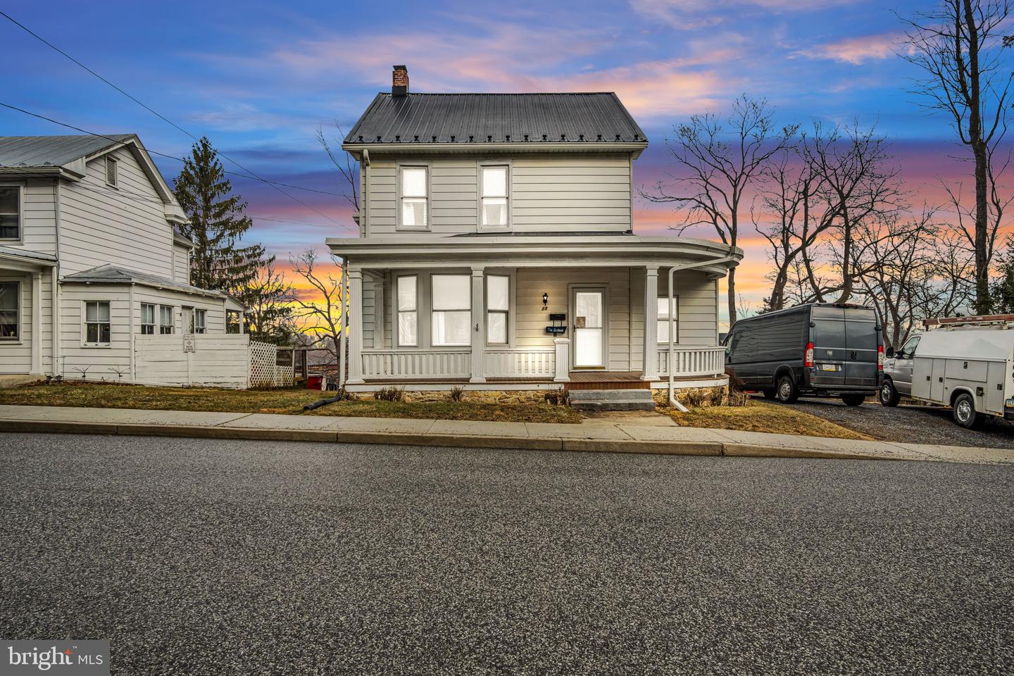12 Hill St Property Photo