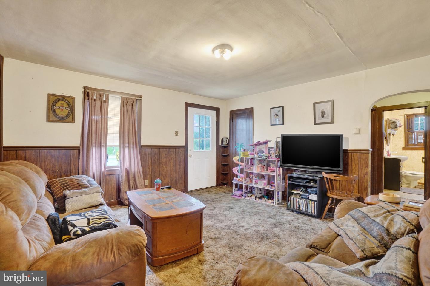 1836 W Trindle Rd Property Photo 14