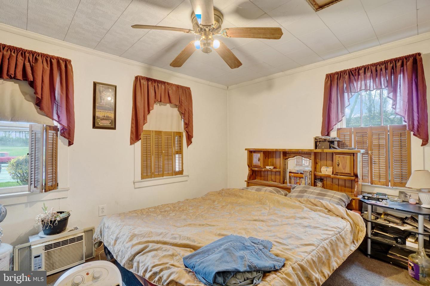 1836 W Trindle Rd Property Photo 15