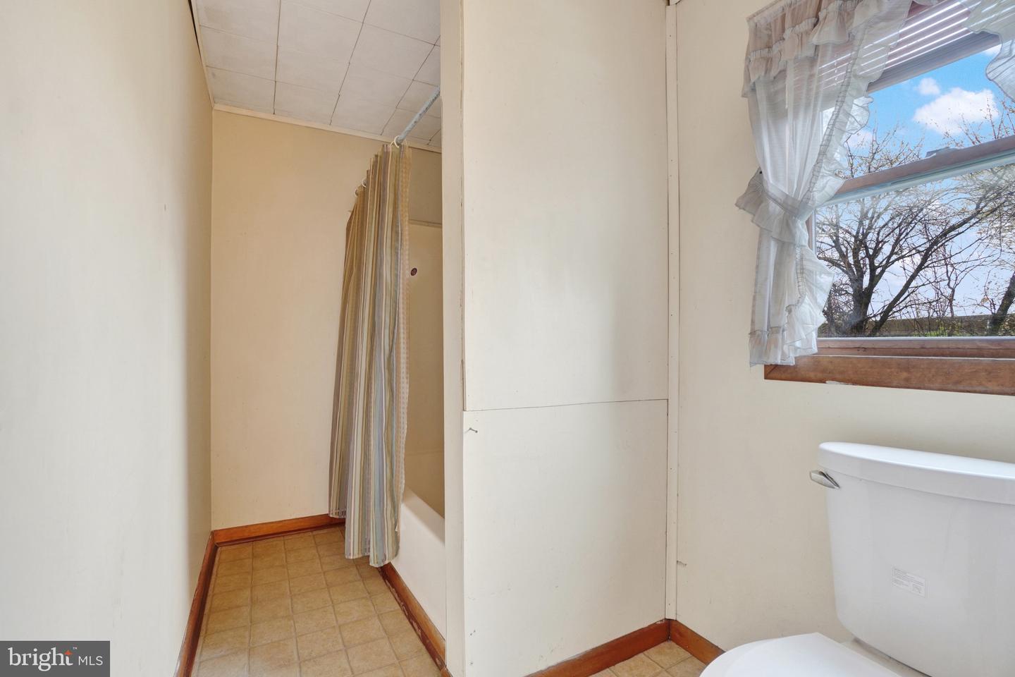 1836 W Trindle Rd Property Photo 27