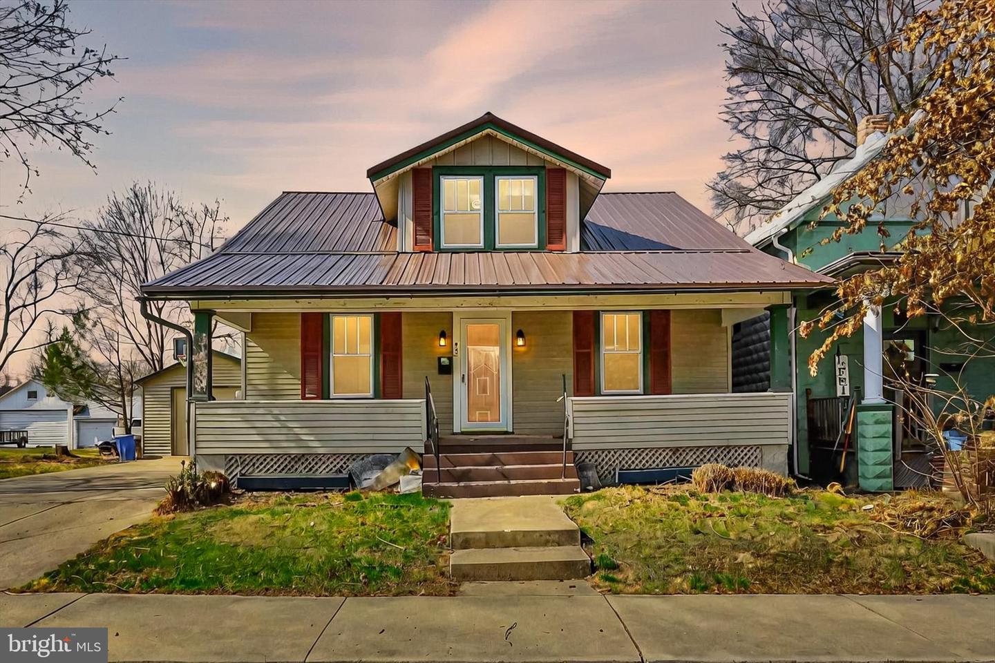 253 Walnut St Property Photo