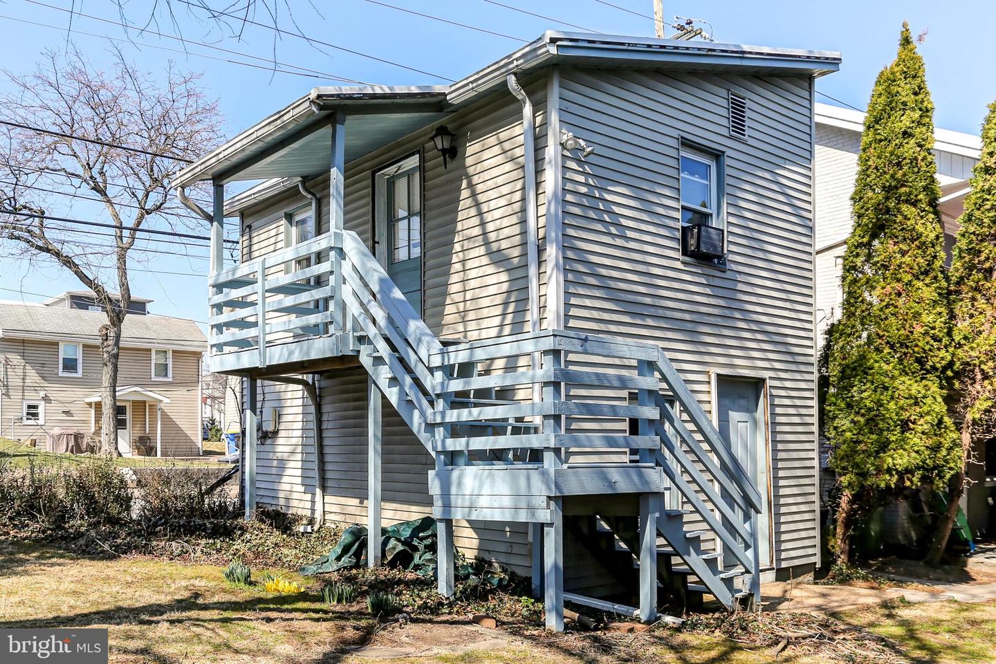 140 Bridge St #rear Property Photo