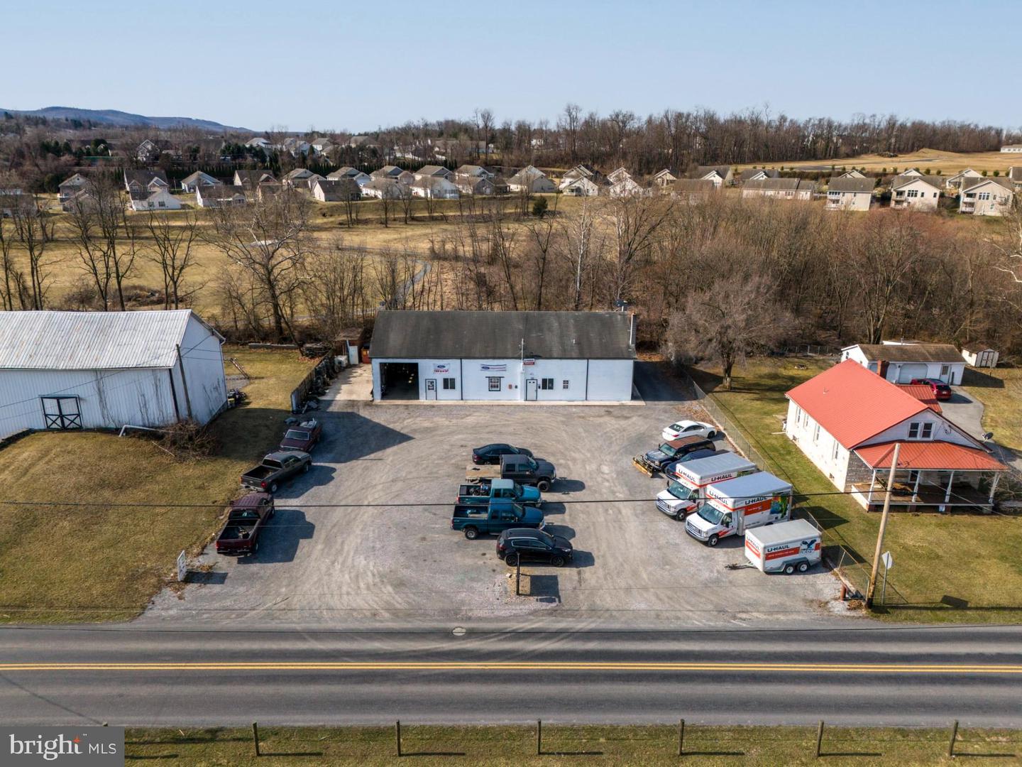 87 Airport Rd Property Photo